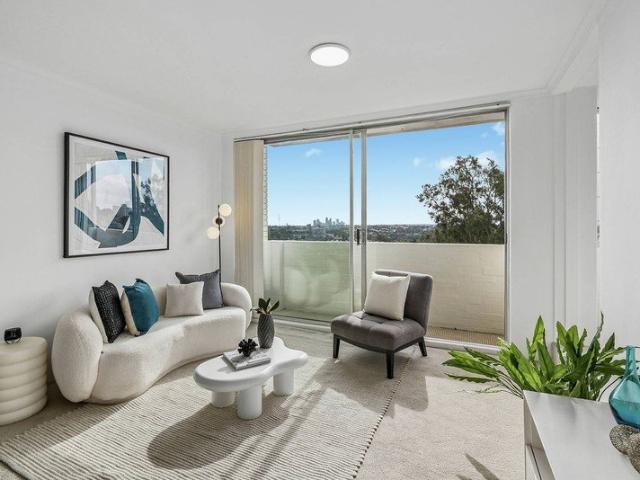 Spacious Apartment with Northern Sun and Sweeping Views in a Whisper Quiet, Back of Block Position