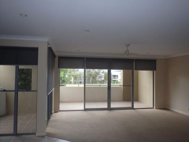 SPACIOUS APARTMENT WITH PARK VIEWS
