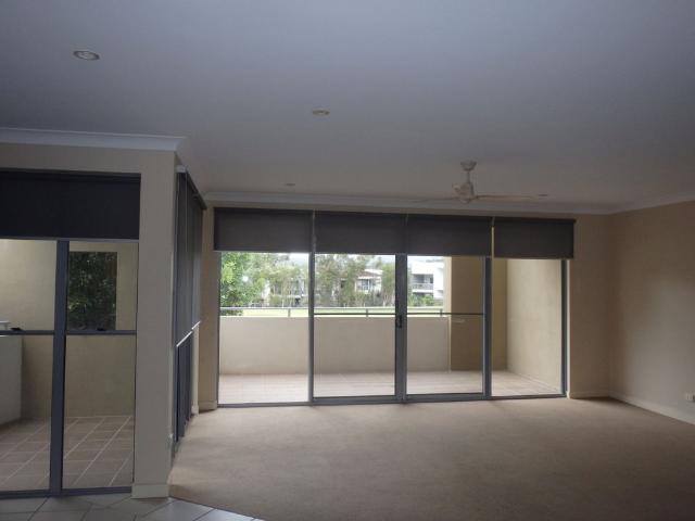 SPACIOUS APARTMENT WITH PARK VIEWS