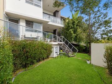 Spacious Apartment with Rare North Facing Backyard in the Heart of Robina