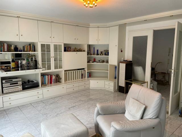 Spacious Apartment with Rooftop Terrace near Luitpoldpark, Munchen Amsterdam Apartments for Rent