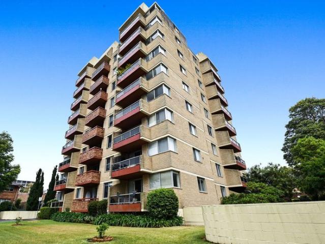 Spacious Apartment with Sparkling Inground Pool in Complex
