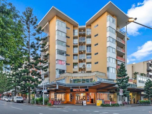 Spacious Apartment | Village Convenience