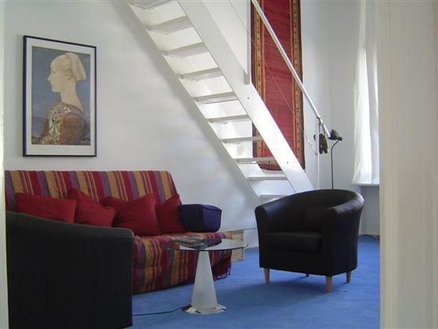 Spacious, bright Art Nouveau apartment with gallery