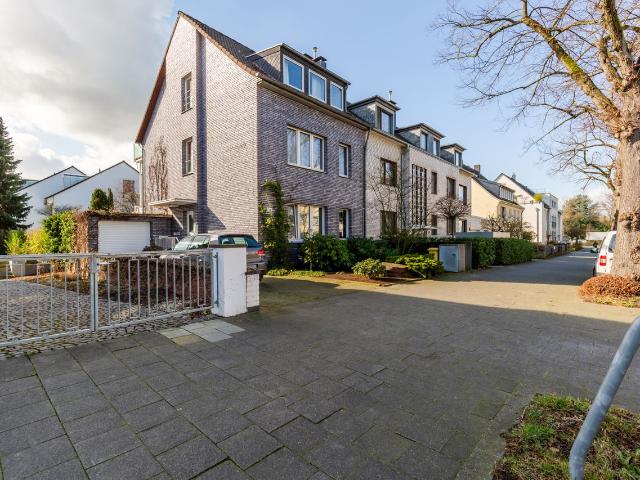 Spacious, awesome loft in Düsseldorf, Dusseldorf Amsterdam Apartments for Rent