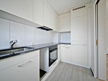 Spacious attic apartment with 5 m room height!