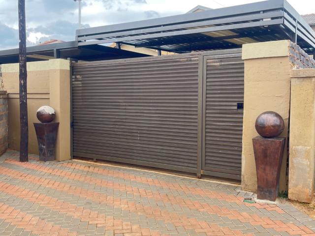 Spacious bachelor unit available to rent
