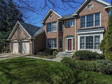 Fairfax County, Virginia, USA - Equipped kitchen