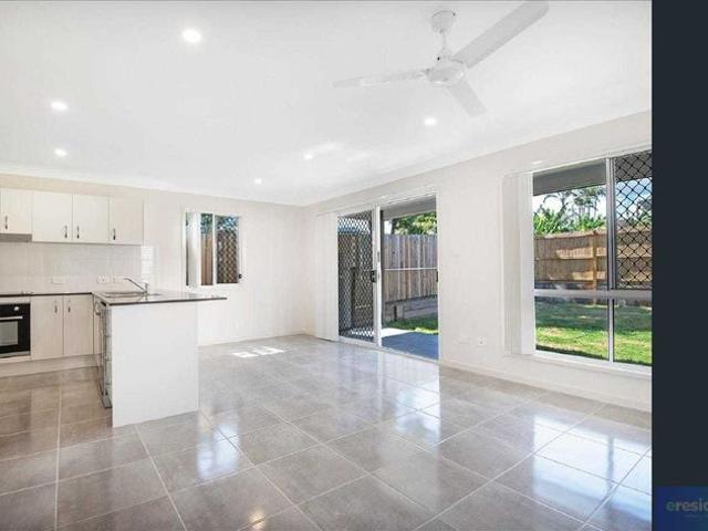 Spacious Bayside Living with Comfort, Privacy & Convenience!