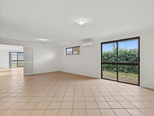 Spacious Benowa Home with Study & Room to Move