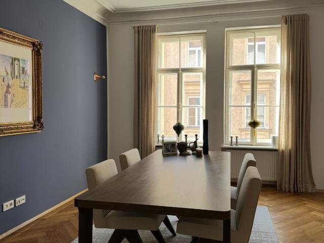 Spacious & beautiful 4 Zimmer Altbauwohnung in München, Munchen Amsterdam Apartments for Rent