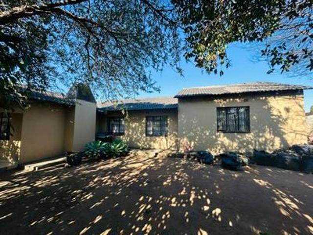 spacious beautiful family home @ nor.