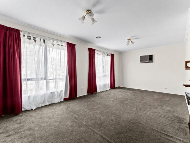 Spacious & Beautifully Presented Family Home with Exceptional Outdoor Living