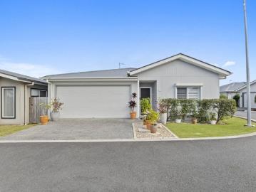 Spacious Beauty, Private Corner Location