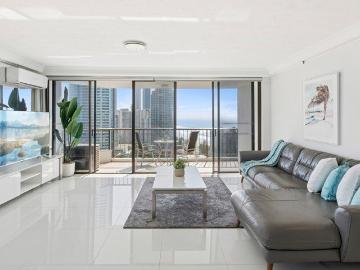 Spacious Beachside Home with Stunning Outlook