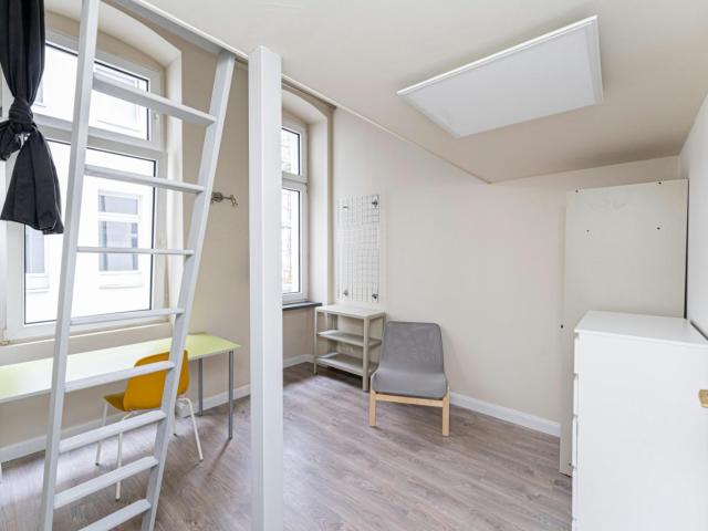 Spacious bedroom in a student apartment in Charlottenburg