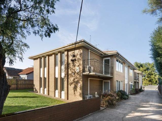 Spacious Boutique Apartment + 1 Week Rent Free