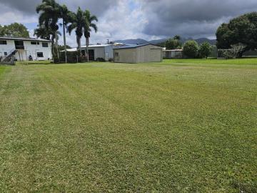 SPACIOUS BLOCK WITH ENDLESS POTENTIAL!