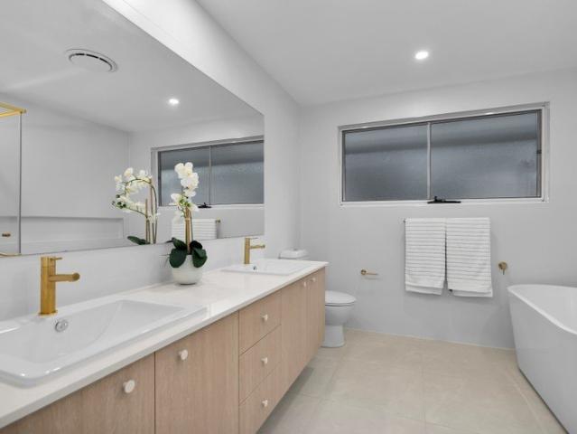 Spacious Brand new Complete, family living with multiple living areas