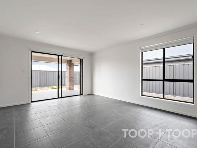 SPACIOUS BRAND NEW FAMILY LIVING!