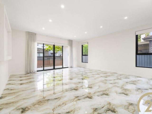 Spacious Brand New Five Bedroom Duplex