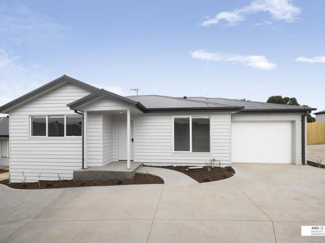 SPACIOUS BRAND NEW TWO BEDROOM UNIT WITH GENEROUS OUTDOOR SPACES