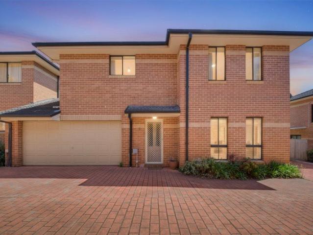 Spacious Brick Townhouse with Internal Double Garage