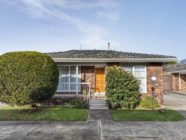 Spacious Brick Villa in Premier Pocket