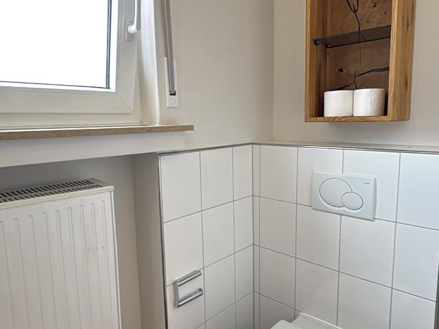 Spacious & Bright 3 Room Apartment for Up to 7 Guests, Koln Amsterdam Apartments for Rent