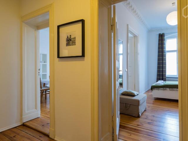 Spacious, bright 1 bedroom close to Landwehr canal, Berlin Amsterdam Apartments for Rent