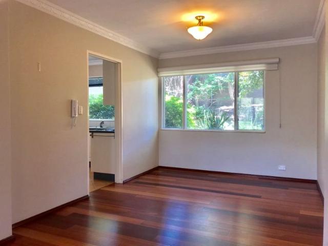 Spacious, Bright and Convenient Apartment!