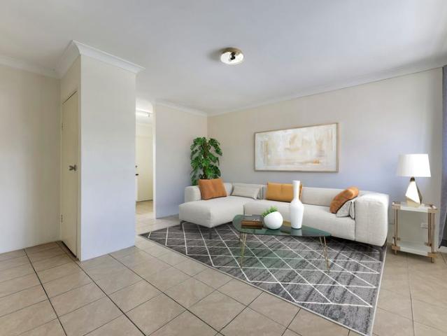 Spacious, Bright Apartment Centrally Located in Gaythorne!