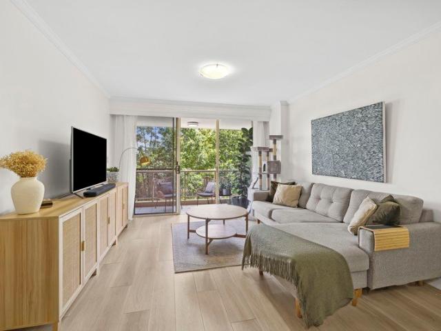 Spacious, bright apartment in the heart of Hornsby
