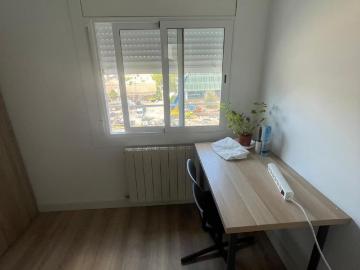 Spacious bright double bedroom in a Calm and Well Connected Area