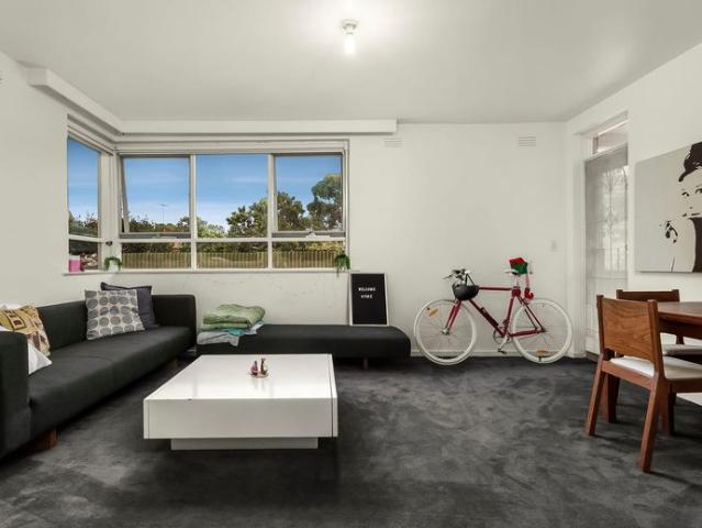 Spacious & Bright Inner city living