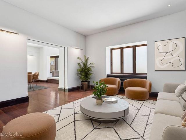 Spacious, Bright & Modern in Perfect Location