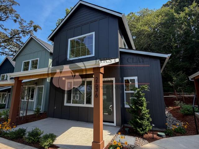 FREE RENT * Spacious Bright New Construction Cottage South Salem