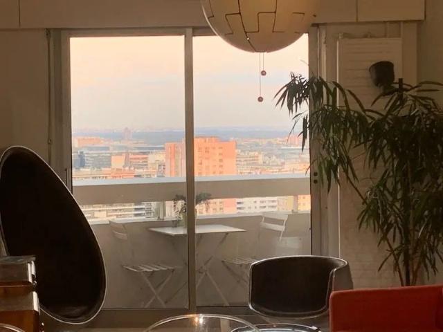Spacious & bright with unobstructed view and pool, sauna, and fitness room and parking 1 bedroom,1 living room, premium amenities Near Park