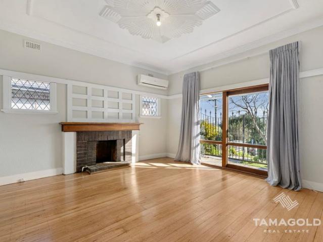 Spacious Bulleen Home with 4 Bedrooms and 2 Bathrooms