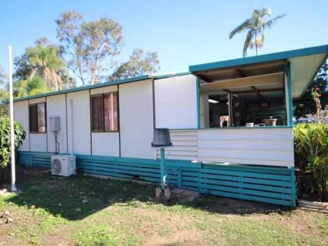 SPACIOUS CABIN LOCATED AT THE PARKHURST CARAVAN PARK ROCKHAMPTON NO LAND IS INCLUDED