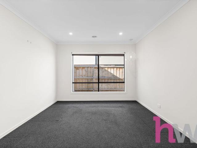 Spacious Carlisle Home in Coridale Estate with Side Access & Club Facilities