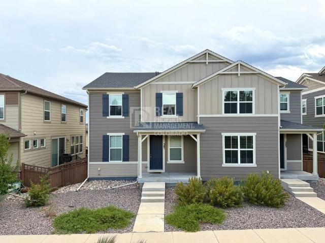 Spacious Castle Pines Home with Quartz Kitchen, Loft & Patio
