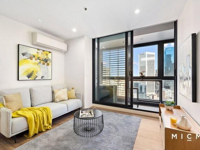 Spacious CBD Entertainer with Stunning Views