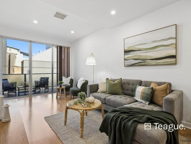 Spacious CBD townhouse with a rare extended garage