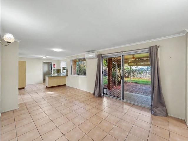 Spacious Centenary Heights Home with Large Outdoor Living