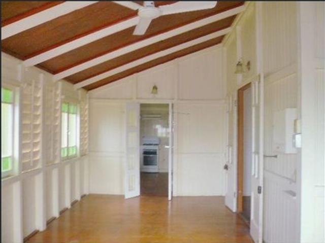 Spacious Character Filled Queenslander