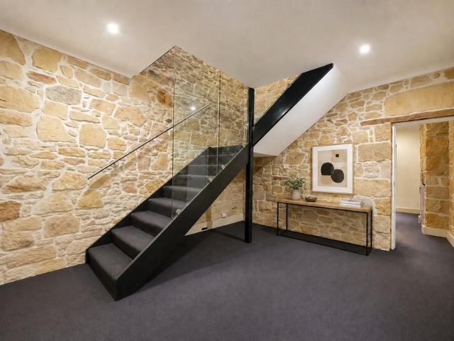 Spacious & Character Filled 1 Bedroom Sandstone Terrace with Study