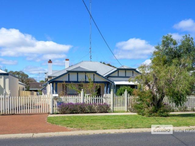 SPACIOUS CHARACTER HOME WITH POWERED SHED