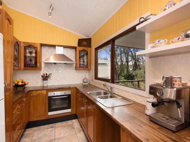 SPACIOUS CHARACTER HOME WITH STUDY & LEAFY GARDENS