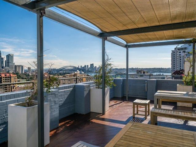 Spacious character studio + study with stunning communal rooftop
